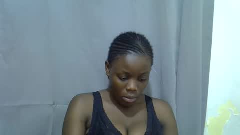 petite_melan online show from September 13, 10:15 am