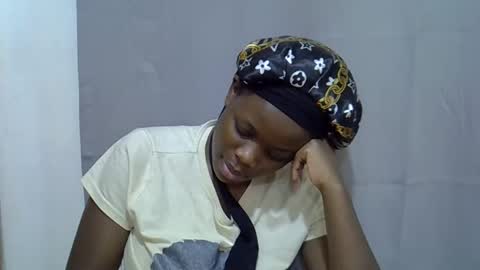 petite_melan online show from September 29, 12:05 am