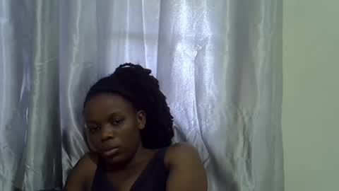 petite_melan online show from November 3, 7:53 am