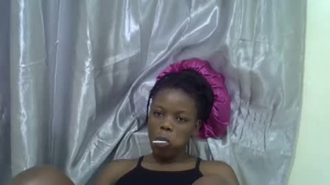 petite_melan online show from November 5, 3:39 am