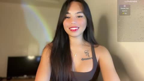 Snapshot of petitegirlx69 chatting on January 17, 5:51 pm miss lisa online show from January 17, 5:51 pm