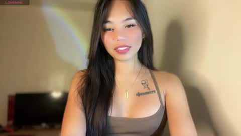 Snapshot of petitegirlx69 chatting on February 16, 11:27 am miss lisa online show from February 16, 11:27 am