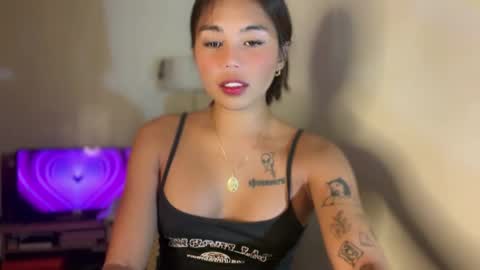 Snapshot of petitegirlx69 chatting on September 20, 9:16 pm miss lisa online show from September 20, 9:16 pm