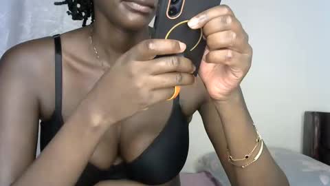 pettite_cora1 online show from November 27, 7:38 pm