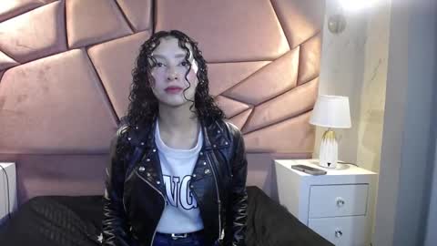 Moon  online show from October 18, 11:44 am