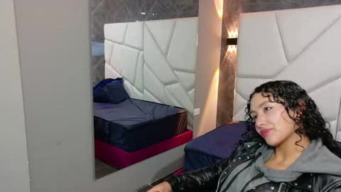 Moon  online show from October 25, 11:29 am