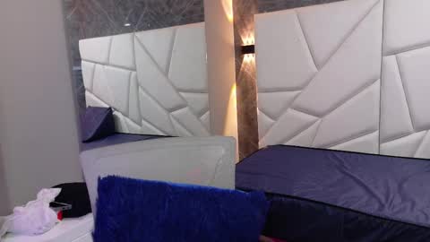 Moon  online show from November 15, 11:18 am