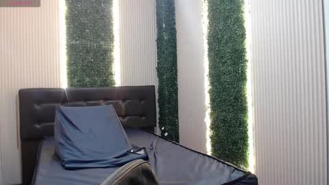 Moon  online show from November 25, 11:21 am