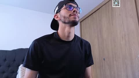 phantom_bigger1 online show from January 6, 5:59 pm