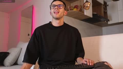 phantom_bigger1 online show from March 5, 11:28 am