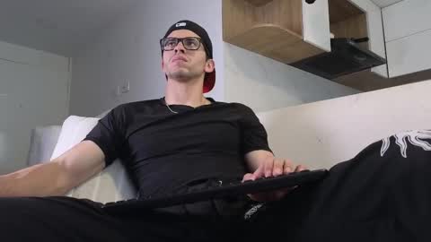 phantom_bigger1 online show from October 10, 1:10 pm