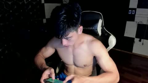 AJ online show from November 18, 10:20 am