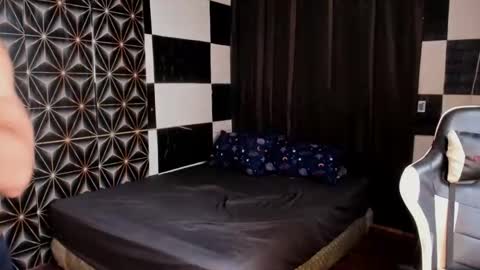 AJ online show from December 4, 7:39 am