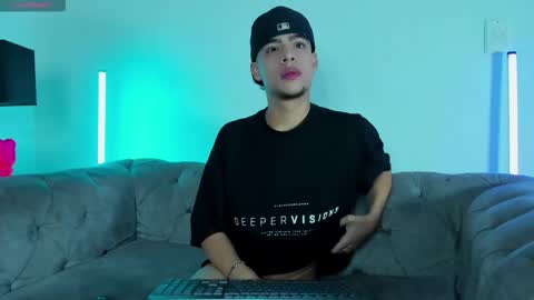 Snapshot of philip_millerr_ chatting on December 16, 1:27 pm PhilipMiller online show from December 16, 1:27 pm