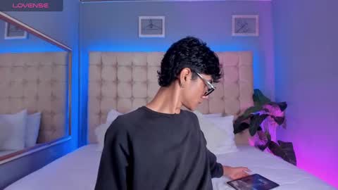 Phillip online show from September 22, 9:28 pm