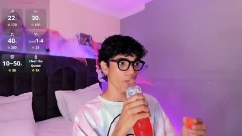 Phillip online show from October 12, 8:52 pm