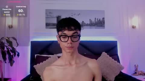 Phillip online show from November 1, 10:23 pm