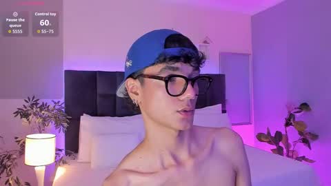 Phillip online show from November 10, 9:36 pm