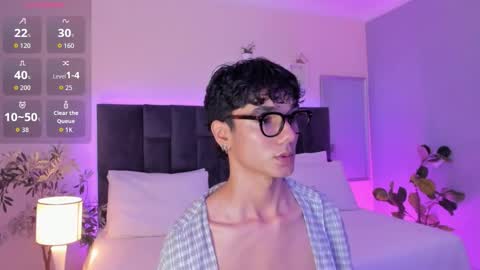 Phillip online show from November 21, 10:30 pm