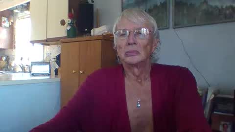 phillipa online show from November 19, 4:51 pm