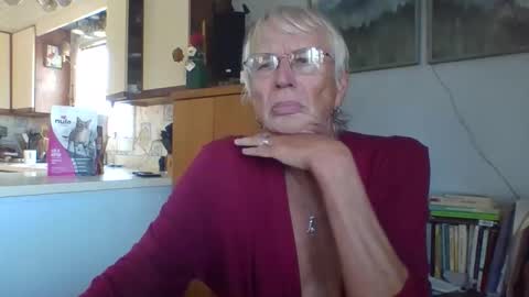 phillipa online show from November 24, 3:56 pm