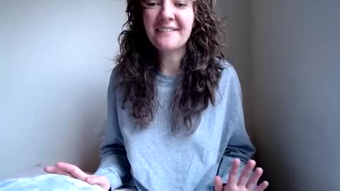 sophie online show from December 13, 6:27 pm