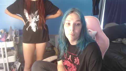 phoebebobebe online show from December 1, 4:06 am