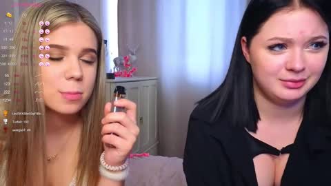 Snapshot of phyllisheart chatting on February 28, 10:30 am Lora black and Lili blonde welcome you here online show from February 28, 10:30 am