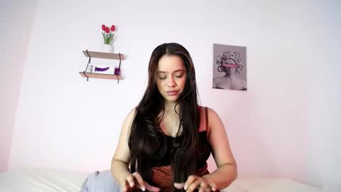 piagelvez_ online show from October 11, 3:32 pm