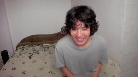 picaszomilos350 online show from November 18, 12:09 pm