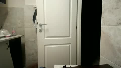 Snapshot of pieceofmoon chatting on November 30, 10:03 pm Moonie online show from November 30, 10:03 pm