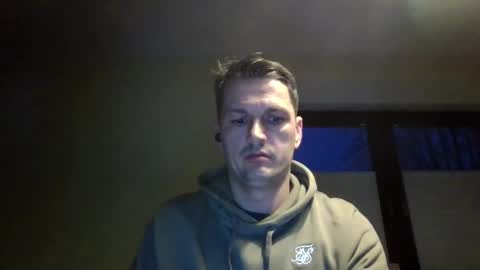 Snapshot of piercingsxxx chatting on February 13, 4:39 pm piercingsxxx online show from February 13, 4:39 pm