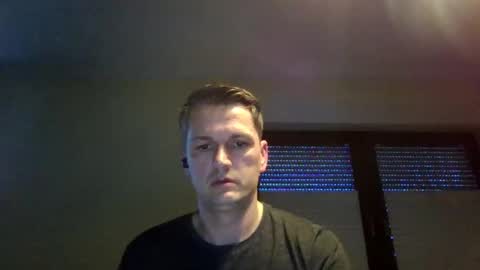 Snapshot of piercingsxxx chatting on March 7, 4:33 pm piercingsxxx online show from March 7, 4:33 pm