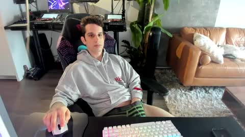 Snapshot of pierrefitch chatting on March 10, 10:02 pm Pierre Fitch online show from March 10, 10:02 pm