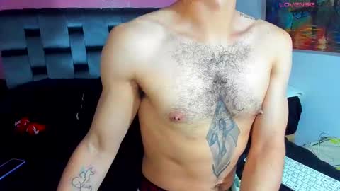 Snapshot of piggy_eddy chatting on January 14, 1:17 pm Eddy Brock... Its a pleasure to talk to... online show from January 14, 1:17 pm