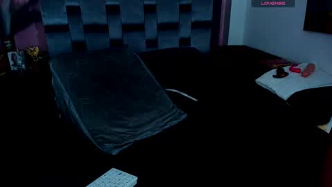 Snapshot of piggy_eddy chatting on January 15, 2:06 am Eddy Brock... Its a pleasure to talk to... online show from January 15, 2:06 am