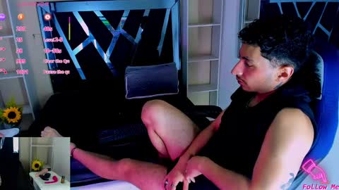 Snapshot of piggy_eddy chatting on September 24, 4:27 am Eddy Brock... Its a pleasure to talk to... online show from September 24, 4:27 am