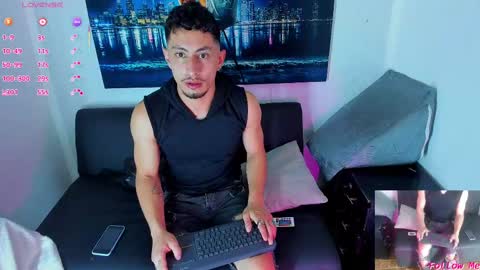 Snapshot of piggy_eddy chatting on October 5, 3:21 pm Eddy Brock... Its a pleasure to talk to... online show from October 5, 3:21 pm