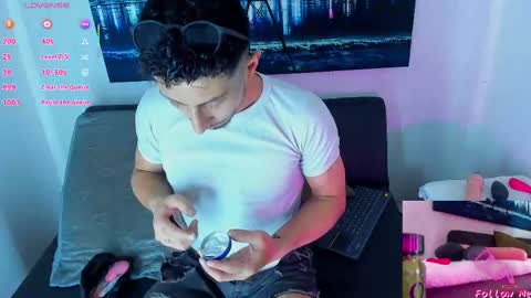 Snapshot of piggy_eddy chatting on October 9, 8:29 pm Eddy Brock... Its a pleasure to talk to... online show from October 9, 8:29 pm