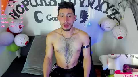 Snapshot of piggy_eddy chatting on October 21, 4:35 am Eddy Brock... Its a pleasure to talk to... online show from October 21, 4:35 am