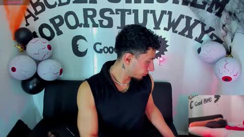 Snapshot of piggy_eddy chatting on October 26, 5:24 am Eddy Brock... Its a pleasure to talk to... online show from October 26, 5:24 am