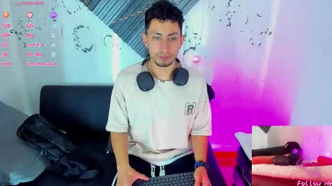 Snapshot of piggy_eddy chatting on November 21, 12:59 pm Eddy Brock... Its a pleasure to talk to... online show from November 21, 12:59 pm