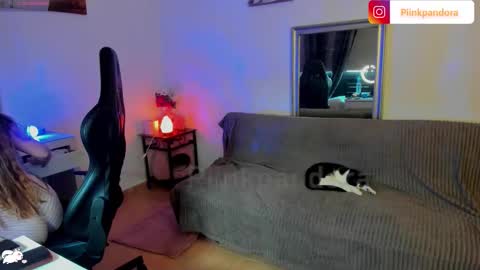 PiinkPandora online show from November 14, 3:22 pm