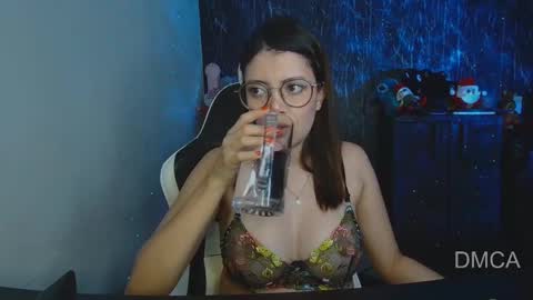 Andrea G online show from December 7, 1:25 am