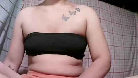 Snapshot of pinay_janella10 chatting on September 14, 2:49 pm pinay_janella10 online show from September 14, 2:49 pm