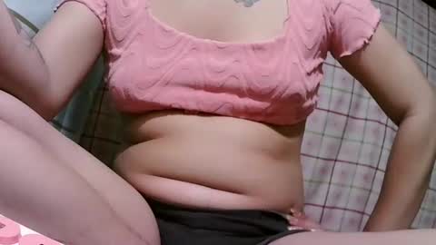 Snapshot of pinay_janella10 chatting on October 11, 8:29 pm pinay_janella10 online show from October 11, 8:29 pm