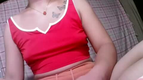 Snapshot of pinay_janella10 chatting on October 20, 7:25 pm pinay_janella10 online show from October 20, 7:25 pm