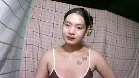 Snapshot of pinay_janella10 chatting on November 23, 5:13 pm pinay_janella10 online show from November 23, 5:13 pm