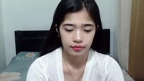 Snapshot of pinaycutie_sylvia chatting on October 5, 11:13 pm Via online show from October 5, 11:13 pm