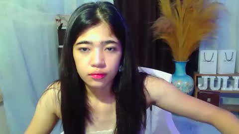 Snapshot of pinaycutie_sylvia chatting on October 26, 11:53 pm Via online show from October 26, 11:53 pm